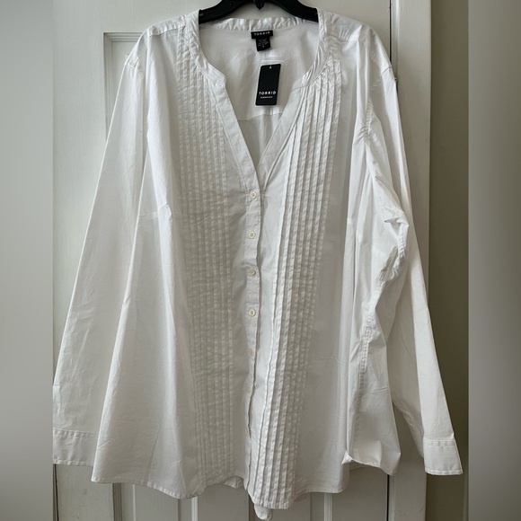 NWT Torrid white pleated cotton long sleeve blouse- Torrid size 5 (28) - Picture 2 of 6